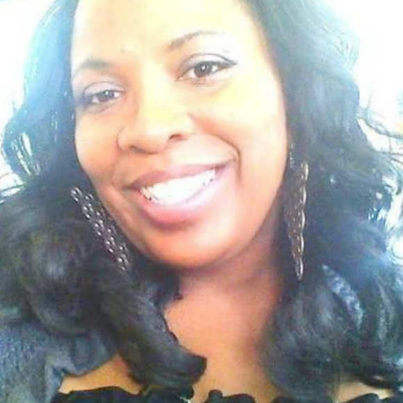 Meet your Posher, Erica - Picture 6 of 7